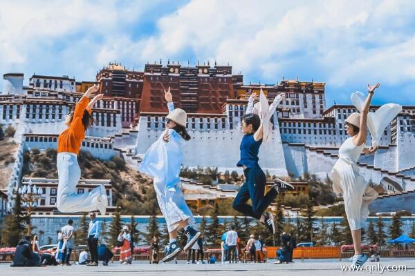兩個人去拉薩6000夠么