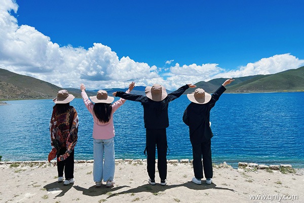 坐飛機去西藏旅游費用多少錢